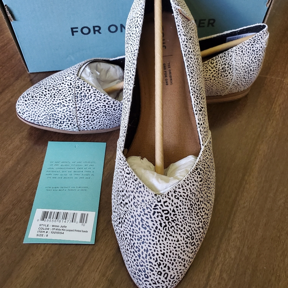 Tom's Julie flats off white mini leopard print suede women's sz 8